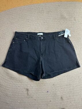 NWT Abercrombie & Fitch Plus Size Curve Love Black Denim Dad Shorts